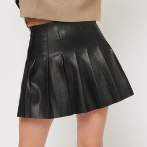 Dynamite Pleated Faux Leather Skirt Black XXS